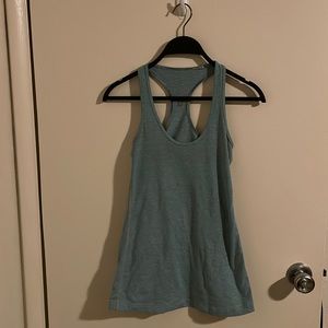 Lululemon tank • size 4/6